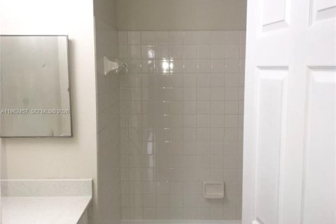 Condo in Miami, Florida, 3 bedrooms № 2023840 - photo 5