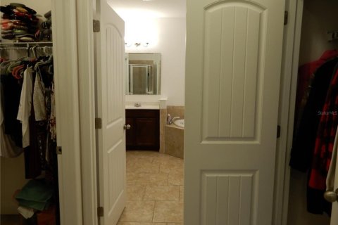 House in Kissimmee, Florida 4 bedrooms, 220.55 sq.m. № 1518970 - photo 11