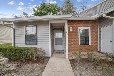 House in Sanford, Florida 2 bedrooms, 84.91 sq.m. № 1842105 - photo 2