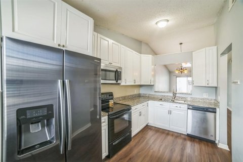 House in Sanford, Florida 2 bedrooms, 84.91 sq.m. № 1842105 - photo 8