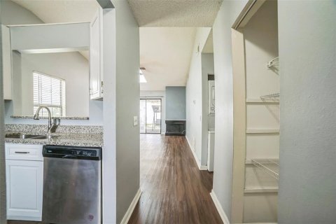House in Sanford, Florida 2 bedrooms, 84.91 sq.m. № 1842105 - photo 6