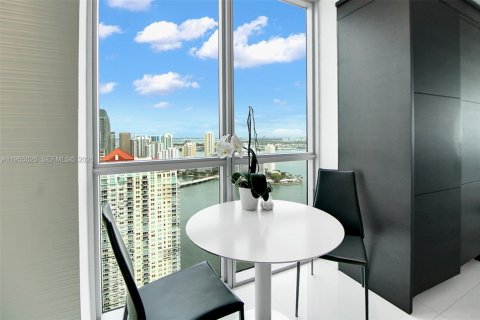 Condo in Miami, Florida, 4 bedrooms  № 2009605 - photo 25