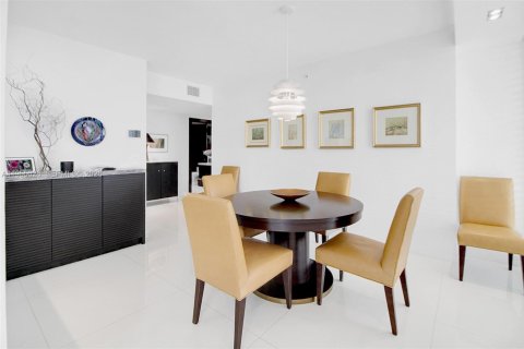 Condo in Miami, Florida, 4 bedrooms  № 2009605 - photo 29