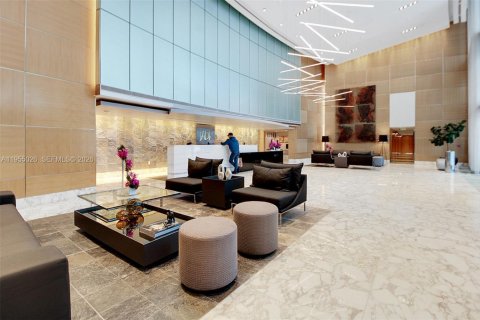 Condo in Miami, Florida, 4 bedrooms  № 2009605 - photo 3