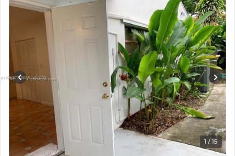 Propiedad comercial en Miami, Florida 46.45 m2 № 2251308