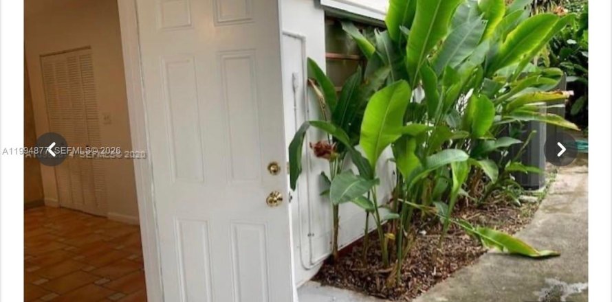 Propiedad comercial en Miami, Florida 46.45 m2 № 2251308