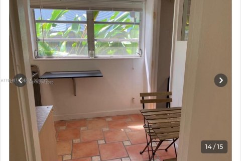 Propiedad comercial en alquiler en Miami, Florida, 46.45 m2 № 2251308 - foto 5