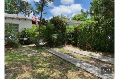 Propiedad comercial en alquiler en Miami, Florida, 46.45 m2 № 2251308 - foto 2