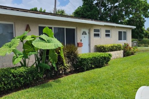 Купить виллу или дом в Ривьера-Бич, Флорида 3 спальни, 111.48м2, № 1929737 - фото 2