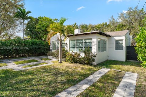 House in Miami, Florida 3 bedrooms, 159.88 sq.m. № 2033843 - photo 8