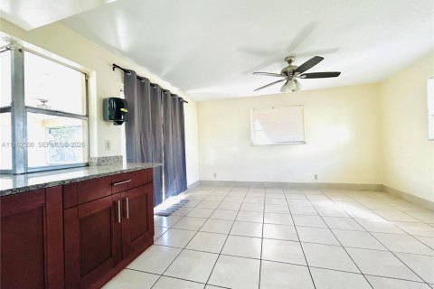 Casa en alquiler en Margate, Florida, 3 dormitorios, 148.27 m2 № 2024078 - foto 12