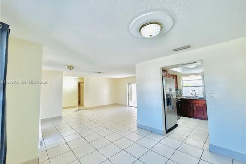 Casa en alquiler en Margate, Florida, 3 dormitorios, 148.27 m2 № 2024078 - foto 6
