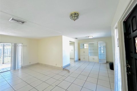 Casa en alquiler en Margate, Florida, 3 dormitorios, 148.27 m2 № 2024078 - foto 8
