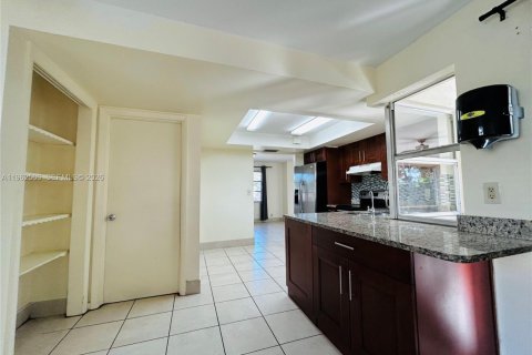 Casa en alquiler en Margate, Florida, 3 dormitorios, 148.27 m2 № 2024078 - foto 15