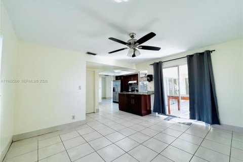Casa en alquiler en Margate, Florida, 3 dormitorios, 148.27 m2 № 2024078 - foto 7