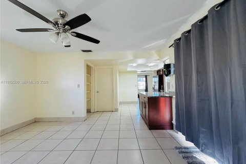 Casa en alquiler en Margate, Florida, 3 dormitorios, 148.27 m2 № 2024078 - foto 13