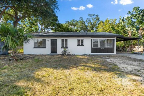 House in Bradenton, Florida 2 bedrooms, 103.86 sq.m. № 1218858 - photo 1
