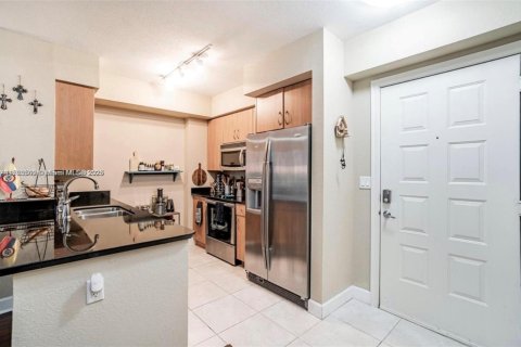 Condo in Hollywood, Florida, 1 bedroom  № 1702535 - photo 23