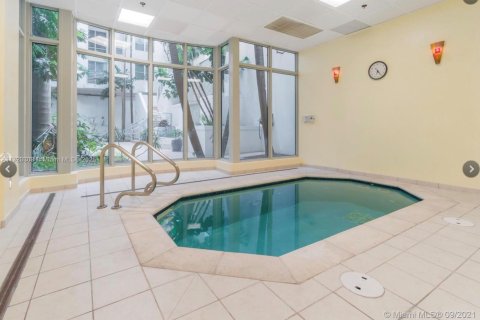 Condo in Hollywood, Florida, 1 bedroom  № 1702535 - photo 8
