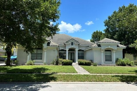 House in Orlando, Florida 5 bedrooms, 386.47 sq.m. № 2289550