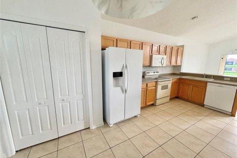 Villa ou maison à louer à Bradenton, Floride: 4 chambres, 183.95 m2 № 1894876 - photo 13