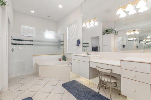 House in Bradenton, Florida 2 bedrooms, 185.8 sq.m. № 1833406 - photo 16