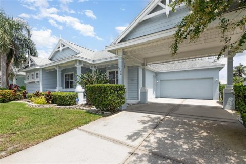 House in Bradenton, Florida 2 bedrooms, 185.8 sq.m. № 1833406 - photo 2