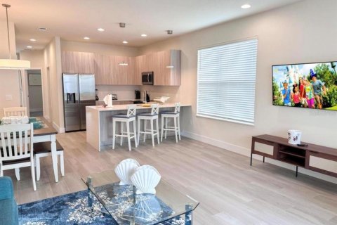 Townhouse in Clermont, Florida 4 bedrooms, 171.4 sq.m. № 2106992 - photo 5