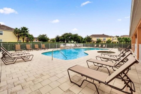 Townhouse in Clermont, Florida 4 bedrooms, 171.4 sq.m. № 2106992 - photo 25