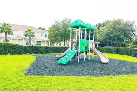 Townhouse in Clermont, Florida 4 bedrooms, 171.4 sq.m. № 2106992 - photo 22
