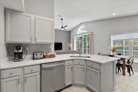 Villa ou maison à vendre à Kissimmee, Floride: 4 chambres, 207.17 m2 № 1879831 - photo 11