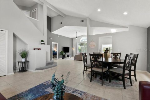 Villa ou maison à vendre à Kissimmee, Floride: 4 chambres, 207.17 m2 № 1879831 - photo 4