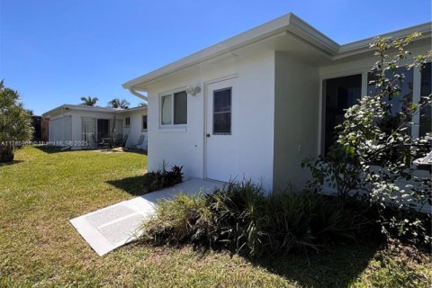 Villa ou maison à vendre à Tamarac, Floride: 2 chambres, 131.18 m2 № 1736103 - photo 6