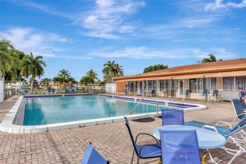 Villa ou maison à vendre à Tamarac, Floride: 2 chambres, 131.18 m2 № 1736103 - photo 7