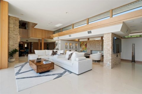 House in Saint Petersburg, Florida 4 bedrooms, 404.4 sq.m. № 1616659 - photo 8