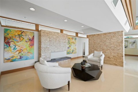House in Saint Petersburg, Florida 4 bedrooms, 404.4 sq.m. № 1616659 - photo 11