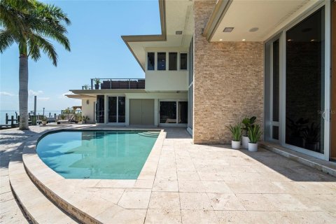 House in Saint Petersburg, Florida 4 bedrooms, 404.4 sq.m. № 1616659 - photo 20