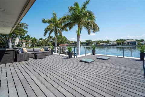 House in Saint Petersburg, Florida 4 bedrooms, 404.4 sq.m. № 1616659 - photo 28