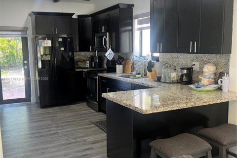 Купить виллу или дом в Майами, Флорида 4 спальни, 190.45м2, № 1972578 - фото 14