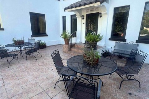 Купить виллу или дом в Майами, Флорида 4 спальни, 190.45м2, № 1972578 - фото 9