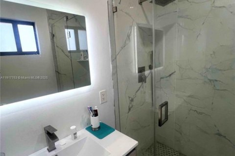 Купить виллу или дом в Майами, Флорида 4 спальни, 190.45м2, № 1972578 - фото 11