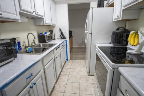Купить кондоминиум в Майами-Гарденс, Флорида 1 спальня, 66.89м2, № 2011650 - фото 7