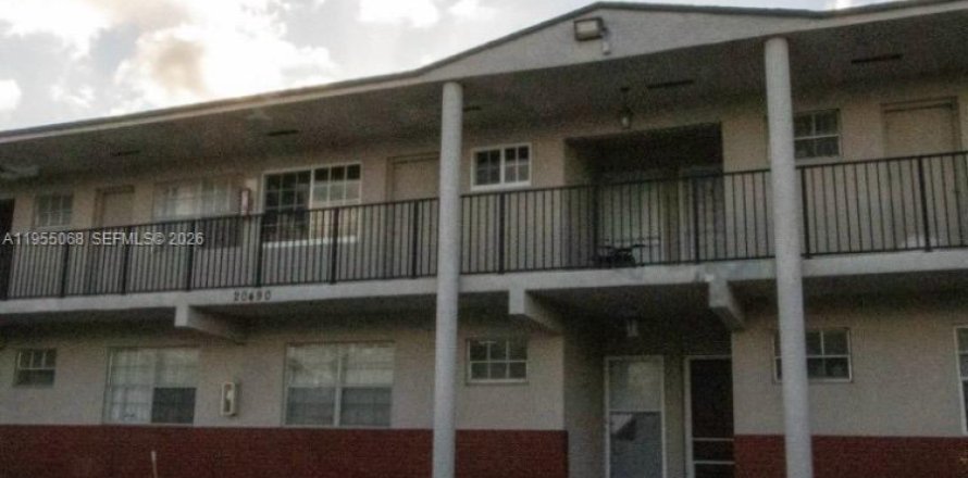 Кондоминиум с 1 спальней в Майами-Гарденс, Флорида № 2011650