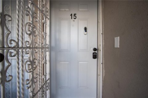 Купить кондоминиум в Майами-Гарденс, Флорида 1 спальня, 66.89м2, № 2011650 - фото 3