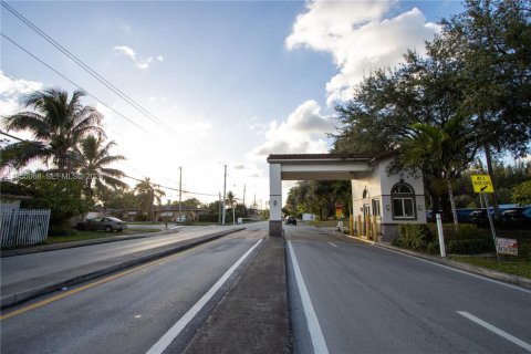 Купить кондоминиум в Майами-Гарденс, Флорида 1 спальня, 66.89м2, № 2011650 - фото 2