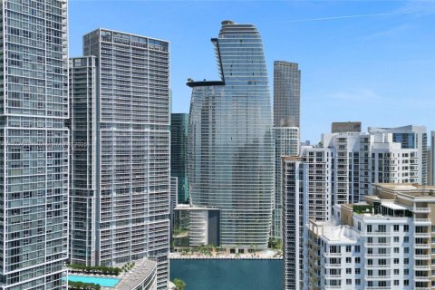Condominio en venta en Miami, Florida, 4 dormitorios, 328.5 m2 № 1863494 - foto 1