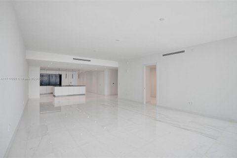 Condominio en venta en Miami, Florida, 4 dormitorios, 328.5 m2 № 1863494 - foto 18