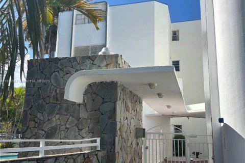 Купить кондоминиум в Бей-Харбор-Айлендс, Флорида 1 спальня, 78.04м2, № 1895475 - фото 14