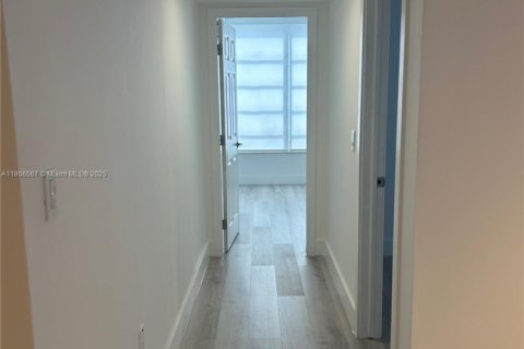 Купить кондоминиум в Бей-Харбор-Айлендс, Флорида 1 спальня, 78.04м2, № 1895475 - фото 6