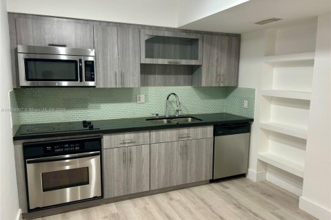 Купить кондоминиум в Бей-Харбор-Айлендс, Флорида 1 спальня, 78.04м2, № 1895475 - фото 7